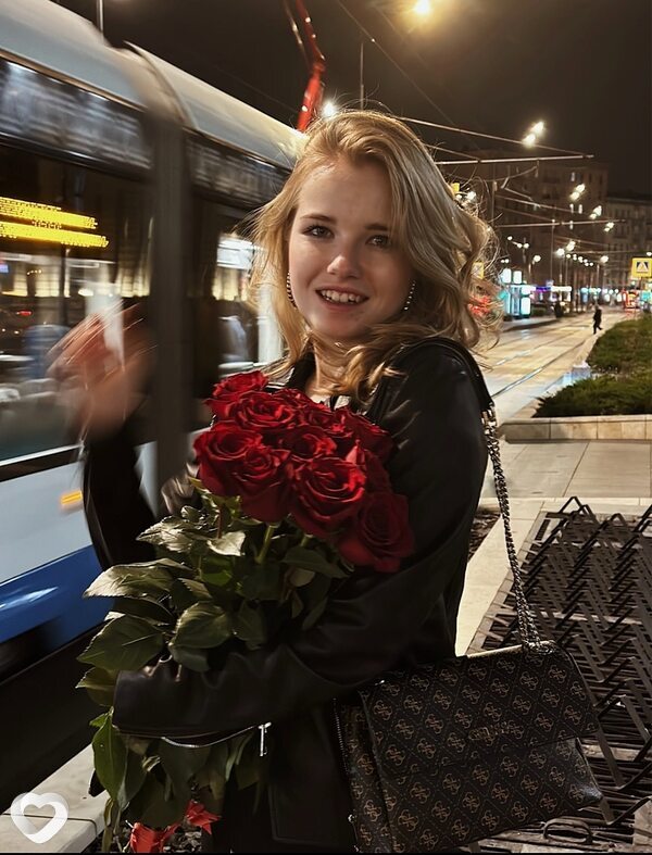 Юля, 23, Москве — анкета №2121077