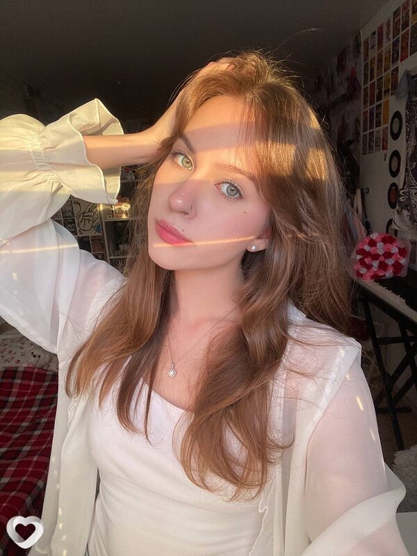 Аглая, 20, Белове — анкета №2122732
