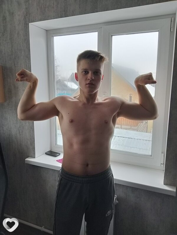 Тимофей, 19, Ижевске — анкета №2157677