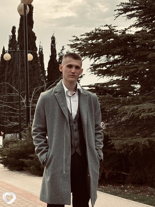 Максим, 25, Севастополе — анкета №2123665