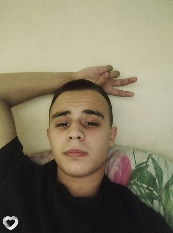 Александр, 19, Красноярске — анкета №2157762