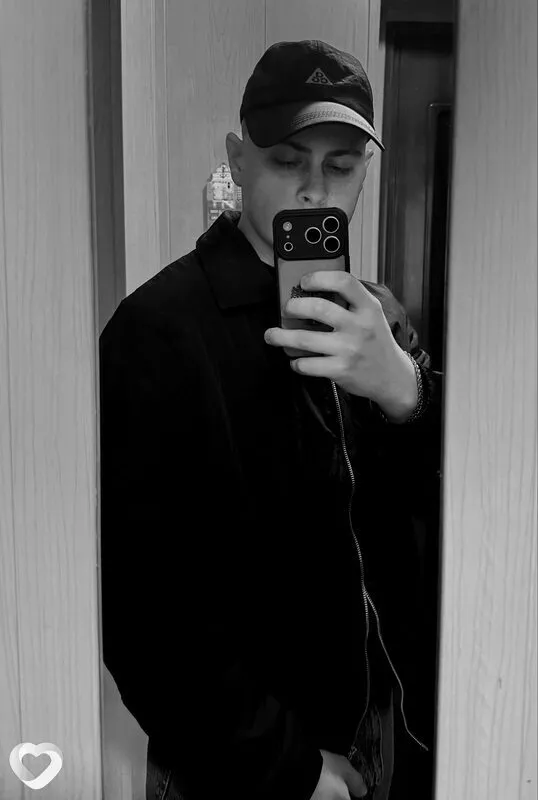 Михаил, 29, Барнауле — анкета №2157770