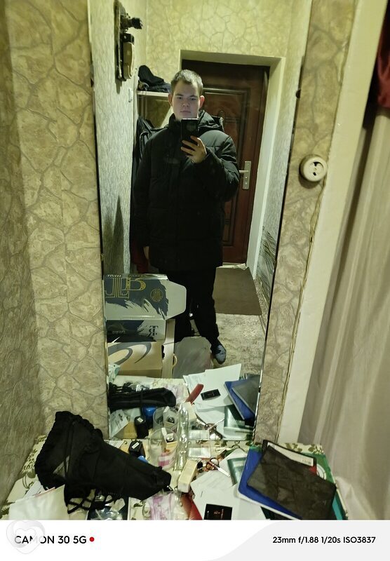 Артём, 21, Москве — анкета №2157888