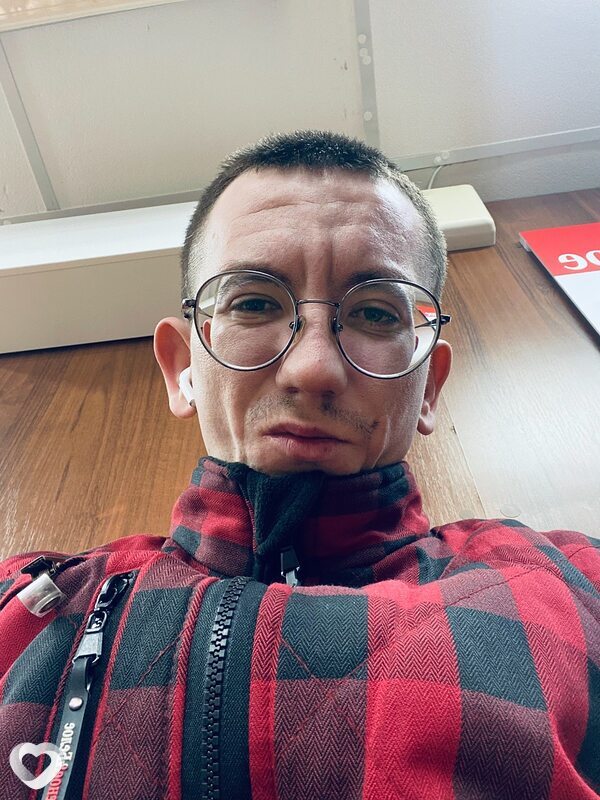 Валентин, 26, Омске — анкета №2125081