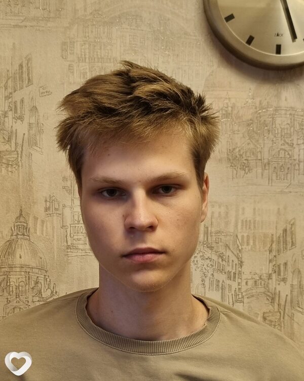 Константин, 19, Москве — анкета №2125375