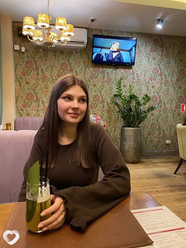 Оля, 21, Череповце — анкета №2125735