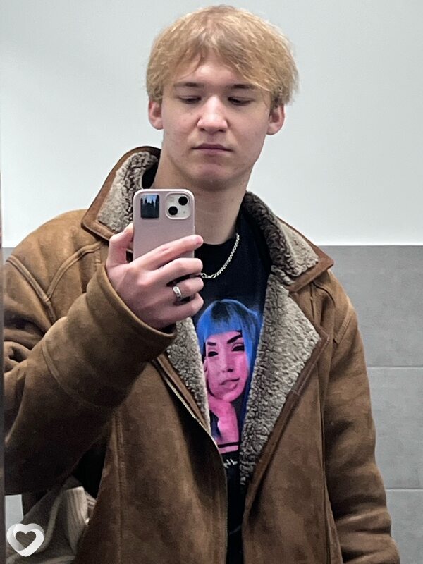 Илья, 22, Самаре — анкета №2126381