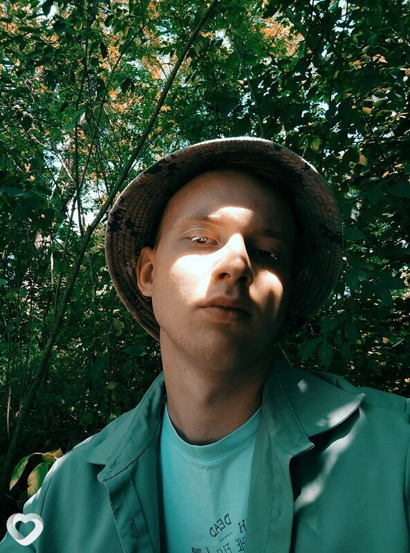 Валентин, 21, Москве — анкета №2127024