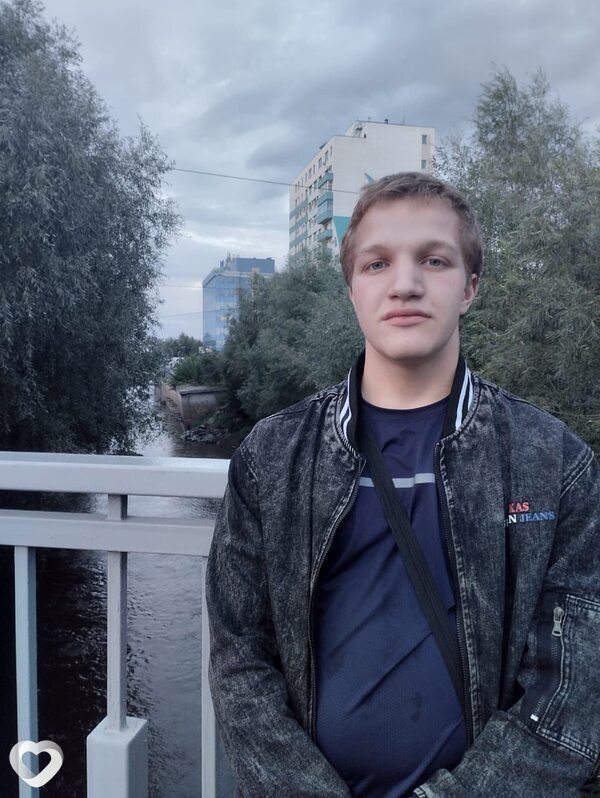 Андрей, 22, Барнауле — анкета №2159341