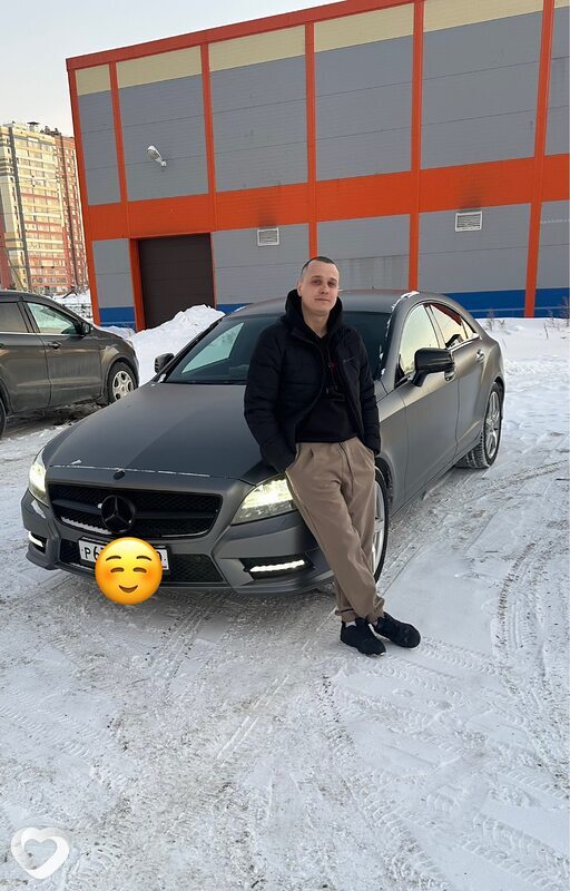 Евгений, 27, Снежном — анкета №2128602