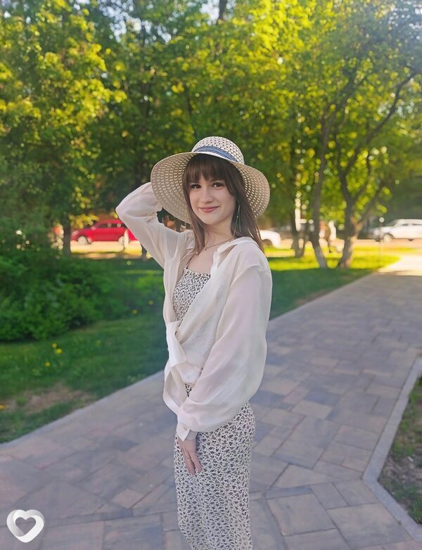 Таня, 26, Москве — анкета №2129738