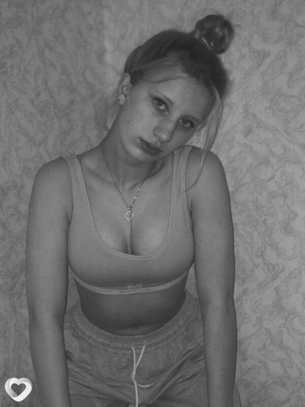 Маина, 19, Тулуне — анкета №2160404