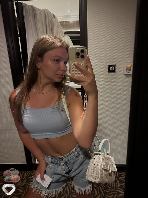 Лиза, 20, Сочи — анкета №2130622