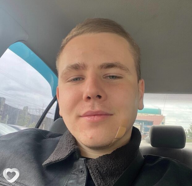Мишаня, 22, Москве — анкета №2131408