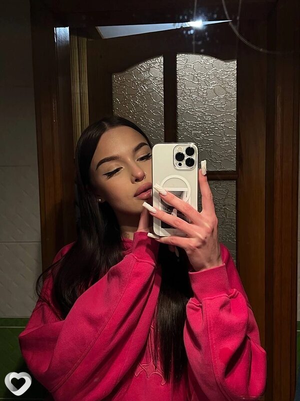 Каролина, 23, Уссурийске — анкета №2132235