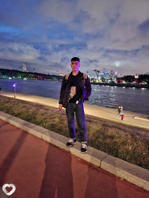 Сардор, 21, Москве — анкета №2132626