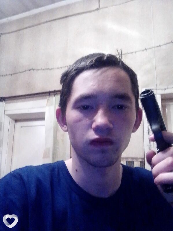 Алёша, 24, Кирове — анкета №2133659