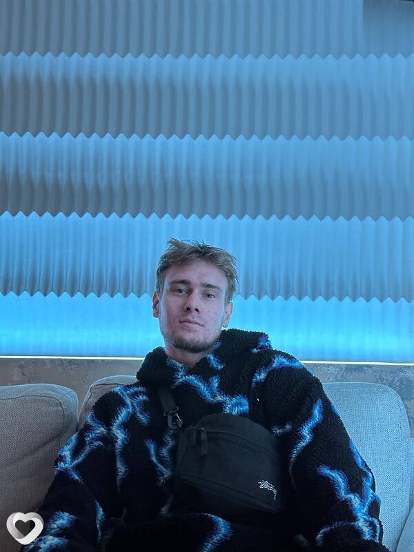 Александр, 24, Вологде — анкета №2132444