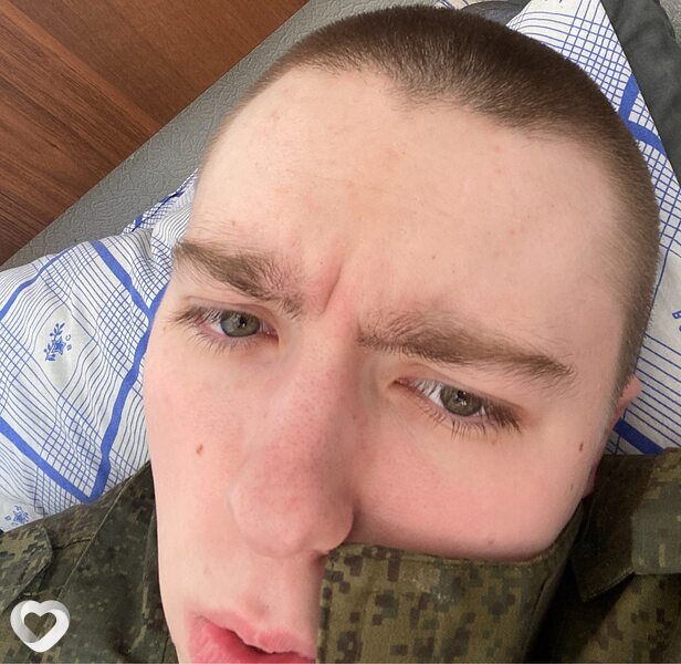 Артём, 22, Челябинске — анкета №2135177