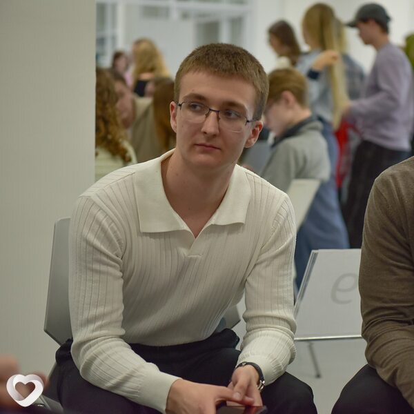 Сергей, 21, Москве — анкета №2135916