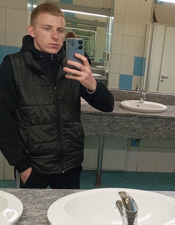 Михаил, 22, Москве — анкета №2135826