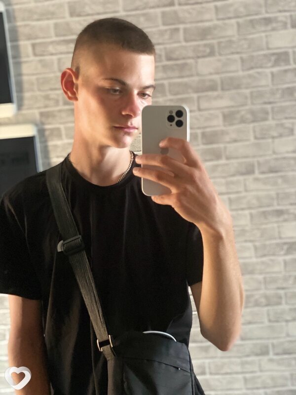 Максим, 20, Краснодаре — анкета №2135830