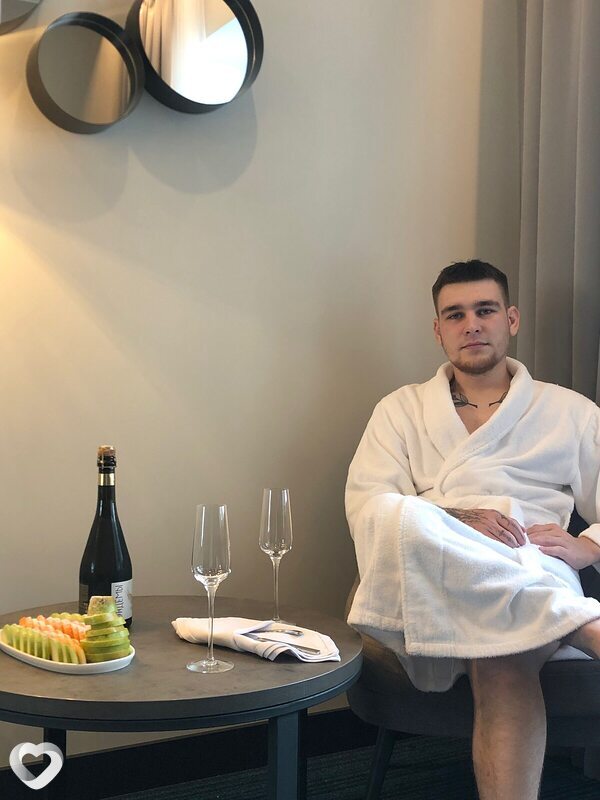 Андрей, 21, Омске — анкета №2137092