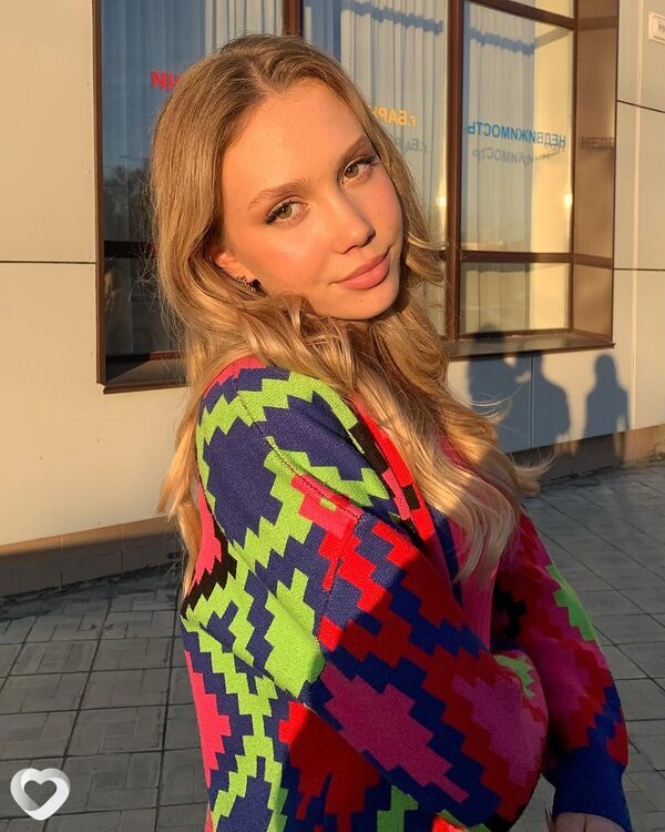 Карина, 28, Барнауле — анкета №2137609