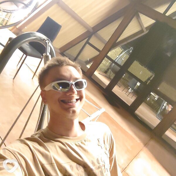Олег, 22, Белгороде — анкета №2137446
