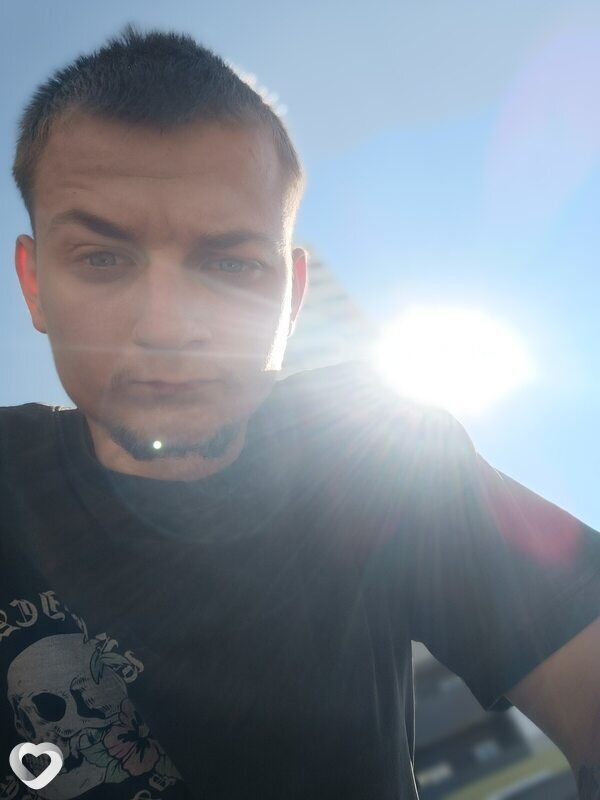 Антон, 24, Самаре — анкета №2139012