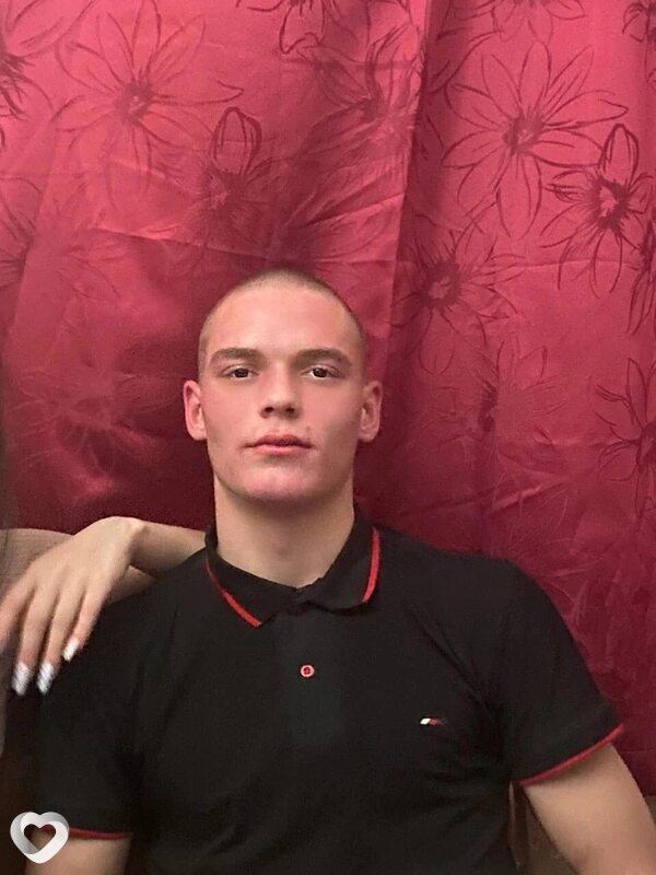Александр, 23, Перми — анкета №2139391