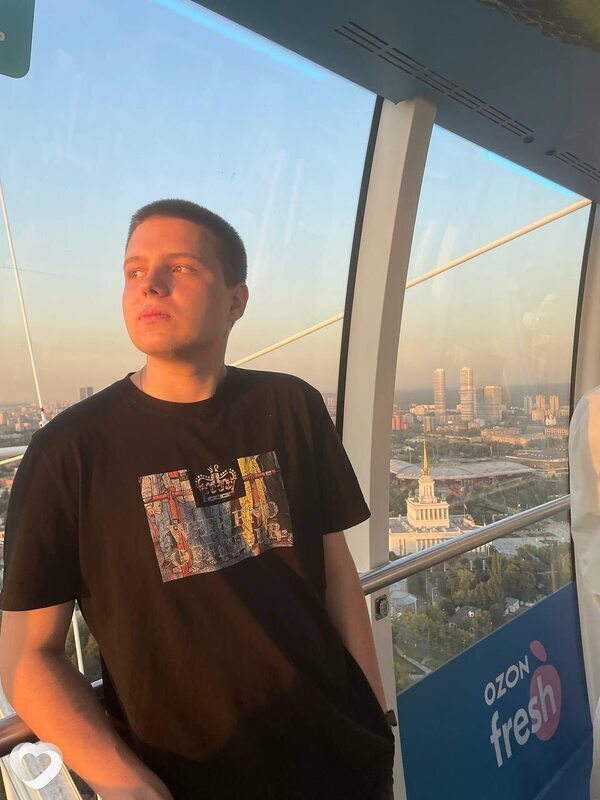 Александр, 23, Москве — анкета №2140458