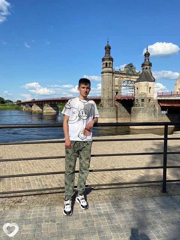 Костя, 19, Ярославле — анкета №2140893