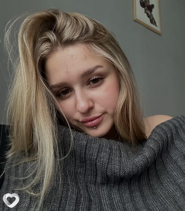 Анюта, 24, Москве — анкета №2165248