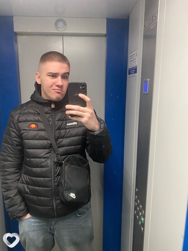 Женя, 21, Москве — анкета №2165542