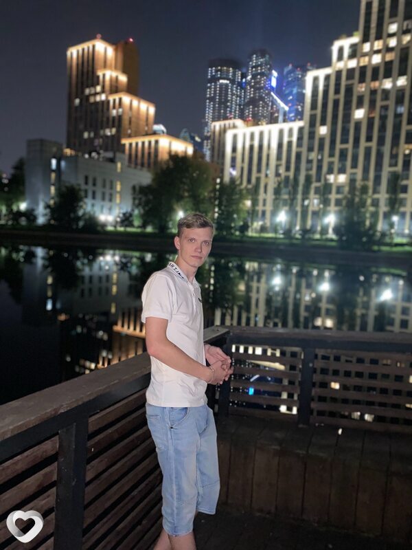 Сергей, 21, Москве — анкета №2141235