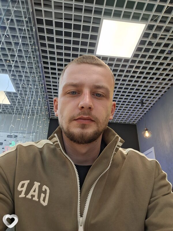 Артём, 26, Барановичах — анкета №2142459