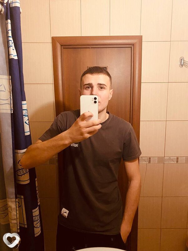 Максим, 21, Кемерове — анкета №2143279