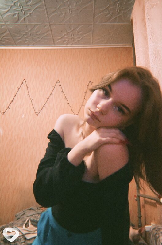 Алёна, 21, Екатеринбурге — анкета №2143293