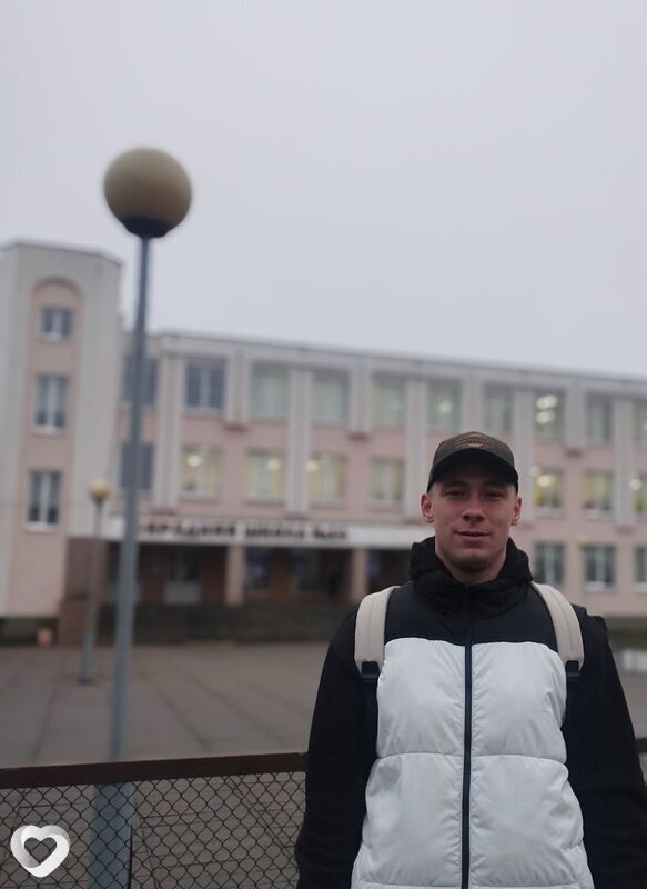 Артём, 27, Барановичах — анкета №2143531
