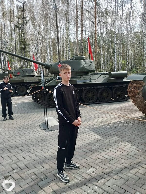 Иван, 21, Томске — анкета №2143894