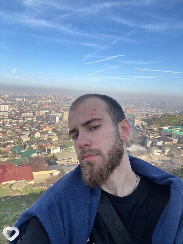 Артем, 22, Москве — анкета №2144246