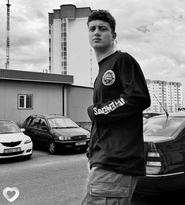Максим, 19, Жлобине — анкета №2167347