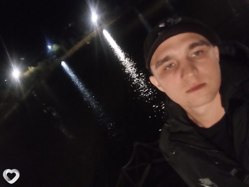 Максим, 23, Москве — анкета №2145382