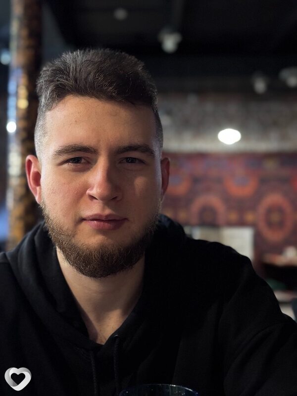 Максим, 20, Москве — анкета №2145345