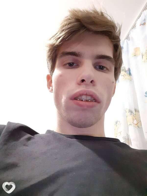 Макс, 24, Старом Осколе — анкета №2145639