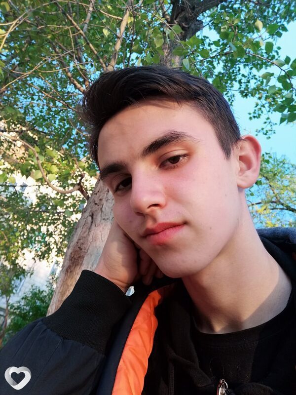 Артём, 21, Волгограде — анкета №2147692
