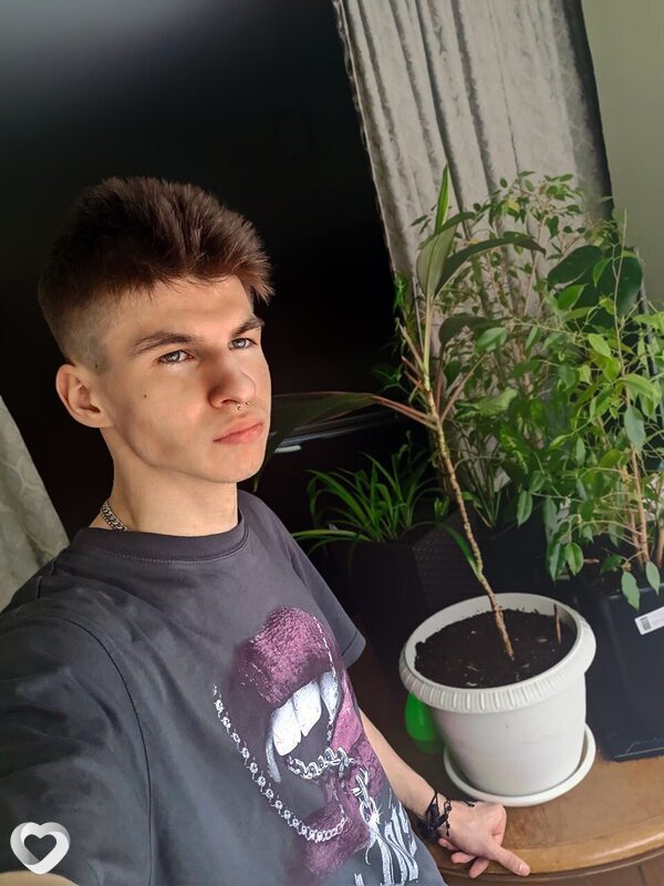 Алексей, 21, Сургуте — анкета №2147793