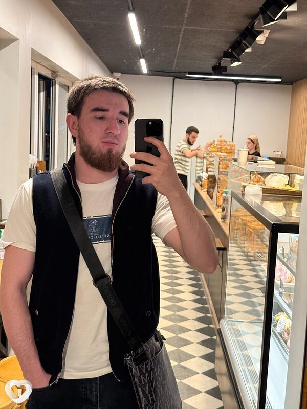 Азик, 25, Москве — анкета №2147632