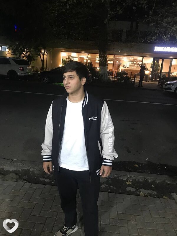 Артур, 23, Сочи — анкета №2147403